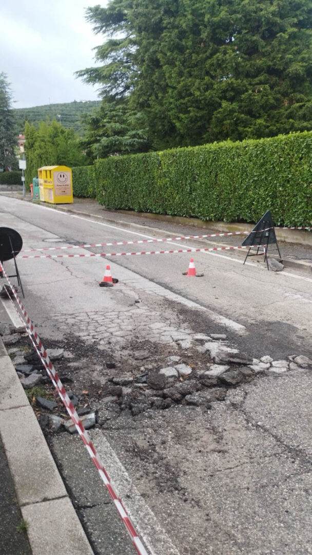 Santa Maria in Stelle, danni al manto stradale