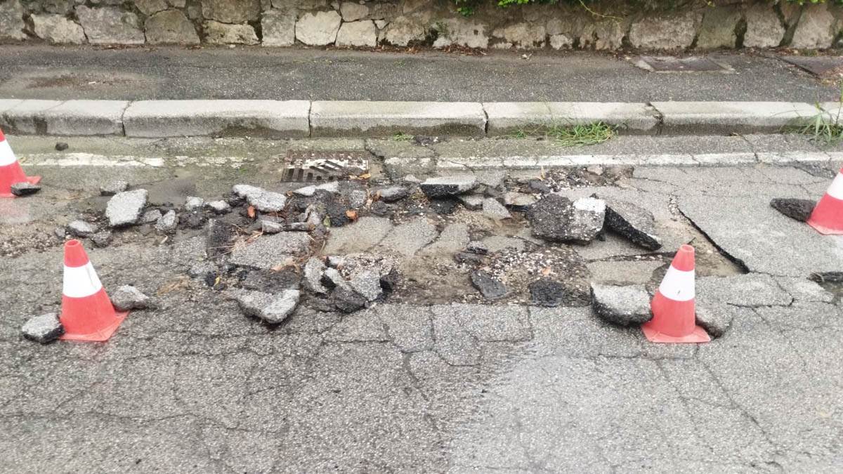 Santa Maria in Stelle, danni al manto stradale