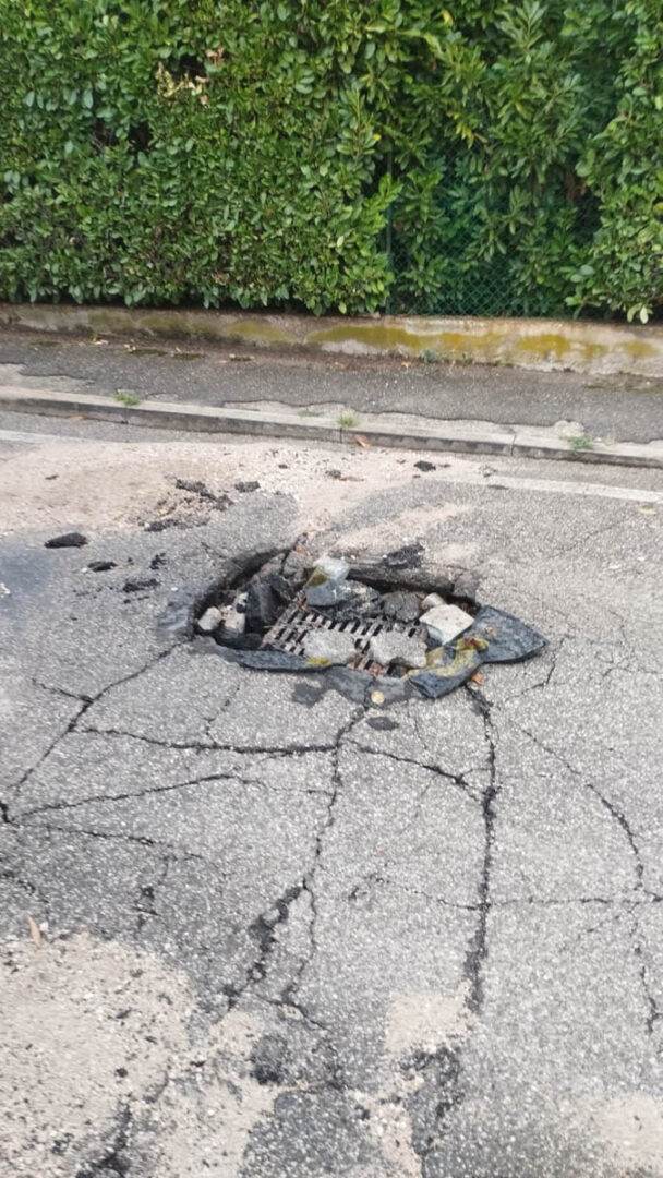 Santa Maria in Stelle, danni al manto stradale