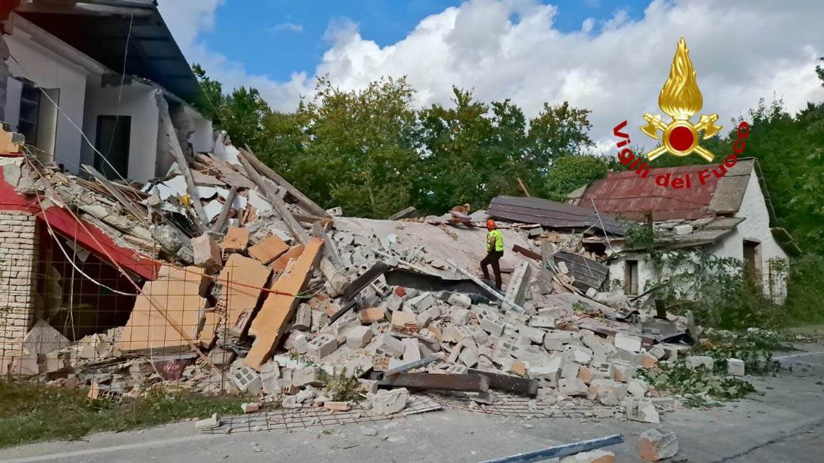Vigili del fuoco - Bosco Chiesanuova crollo