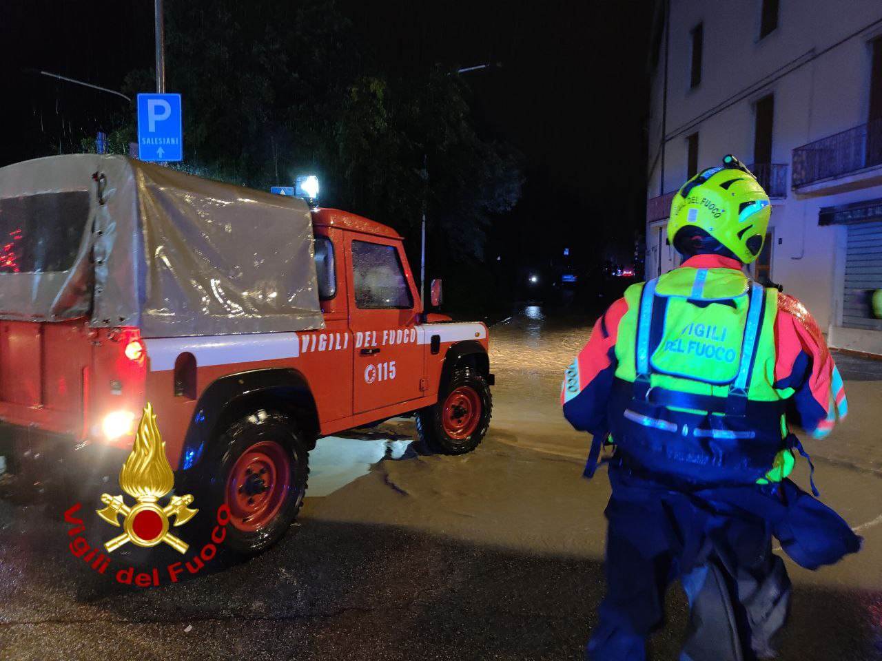 vigili del fuoco alluvione emilia romagna