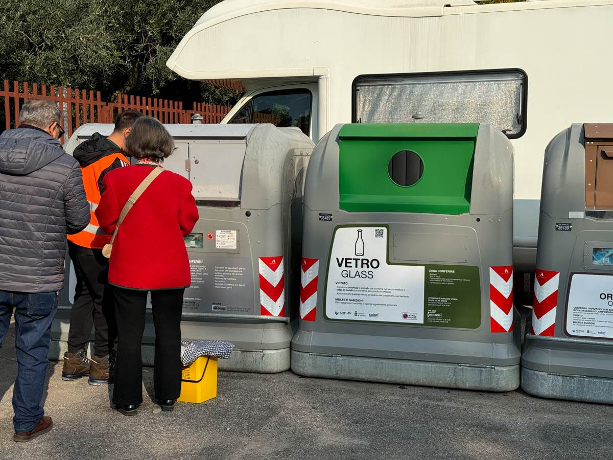 Cassonetti accesso controllato Amia - Porto San Pancrazio