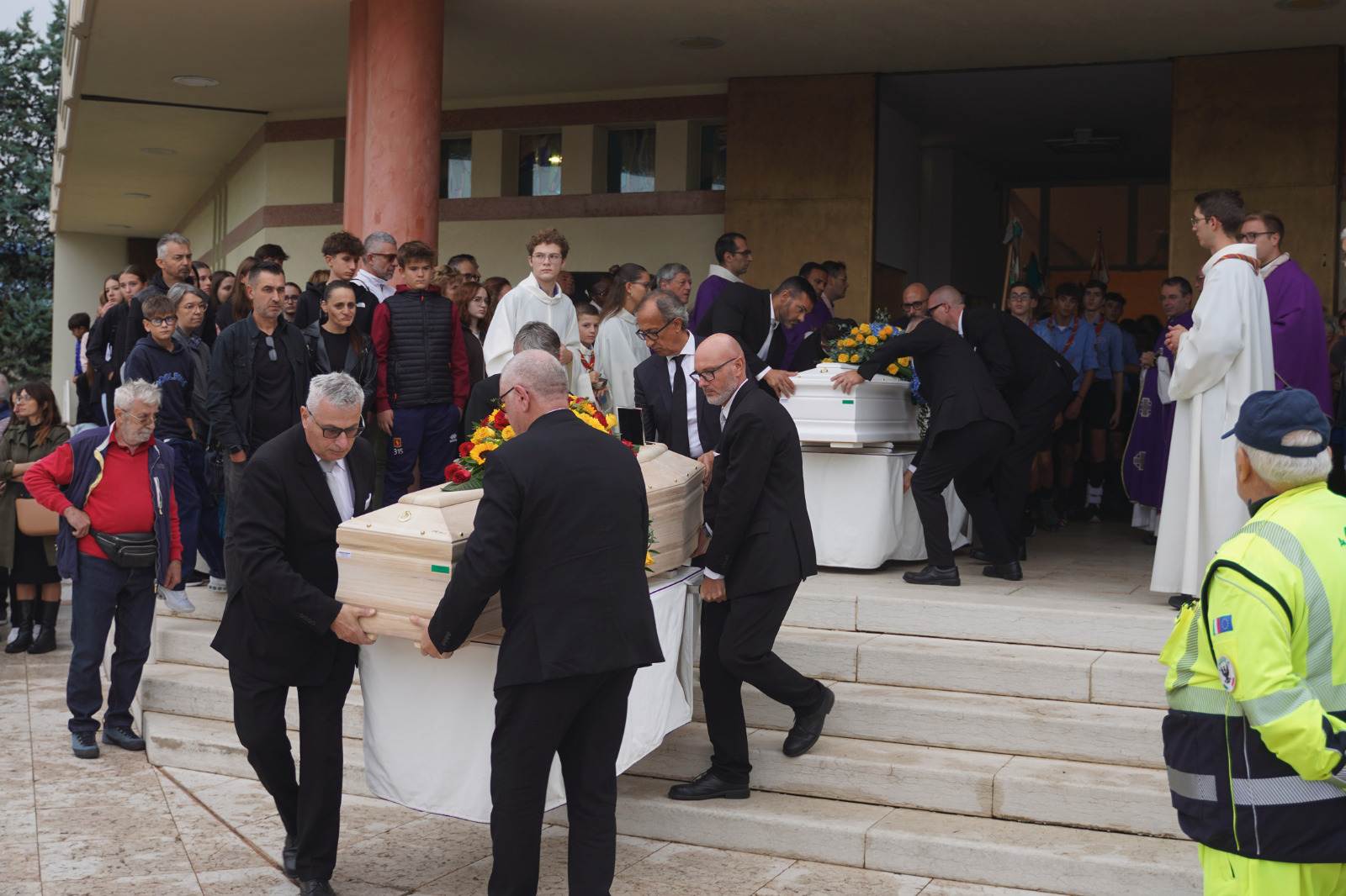 Funerali Andrea e Alessandra Spiazzi Vago di Lavagno (1)