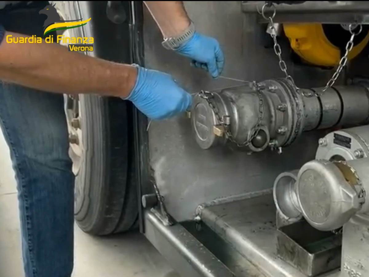 Guardia di Finanza - Maxi frode carburanti