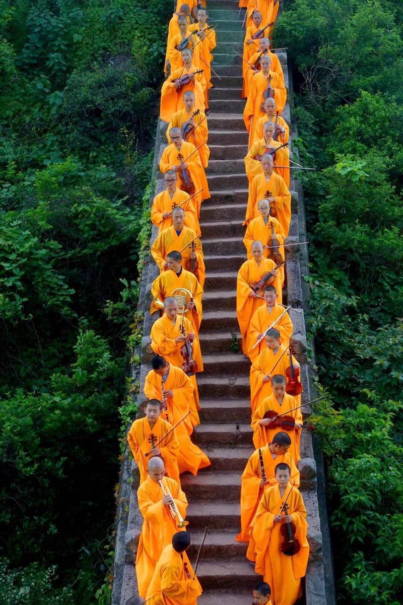 Orchestra Sinfonica Jinghui Guangxuan monaci Chan