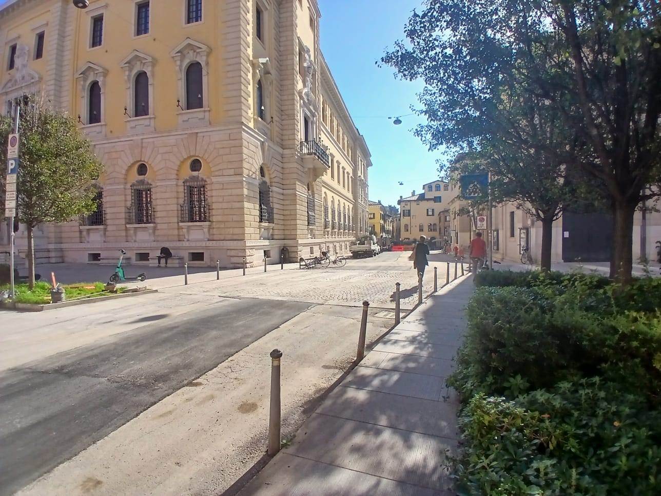Piazza Viviani, a Verona
