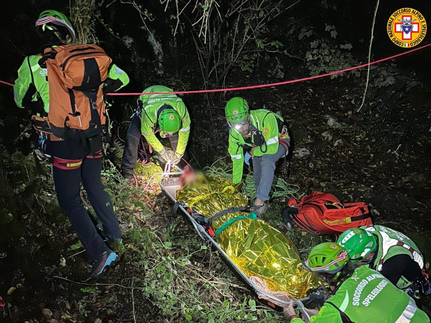soccorso alpino escursionista in difficoltà scivola imbarellata