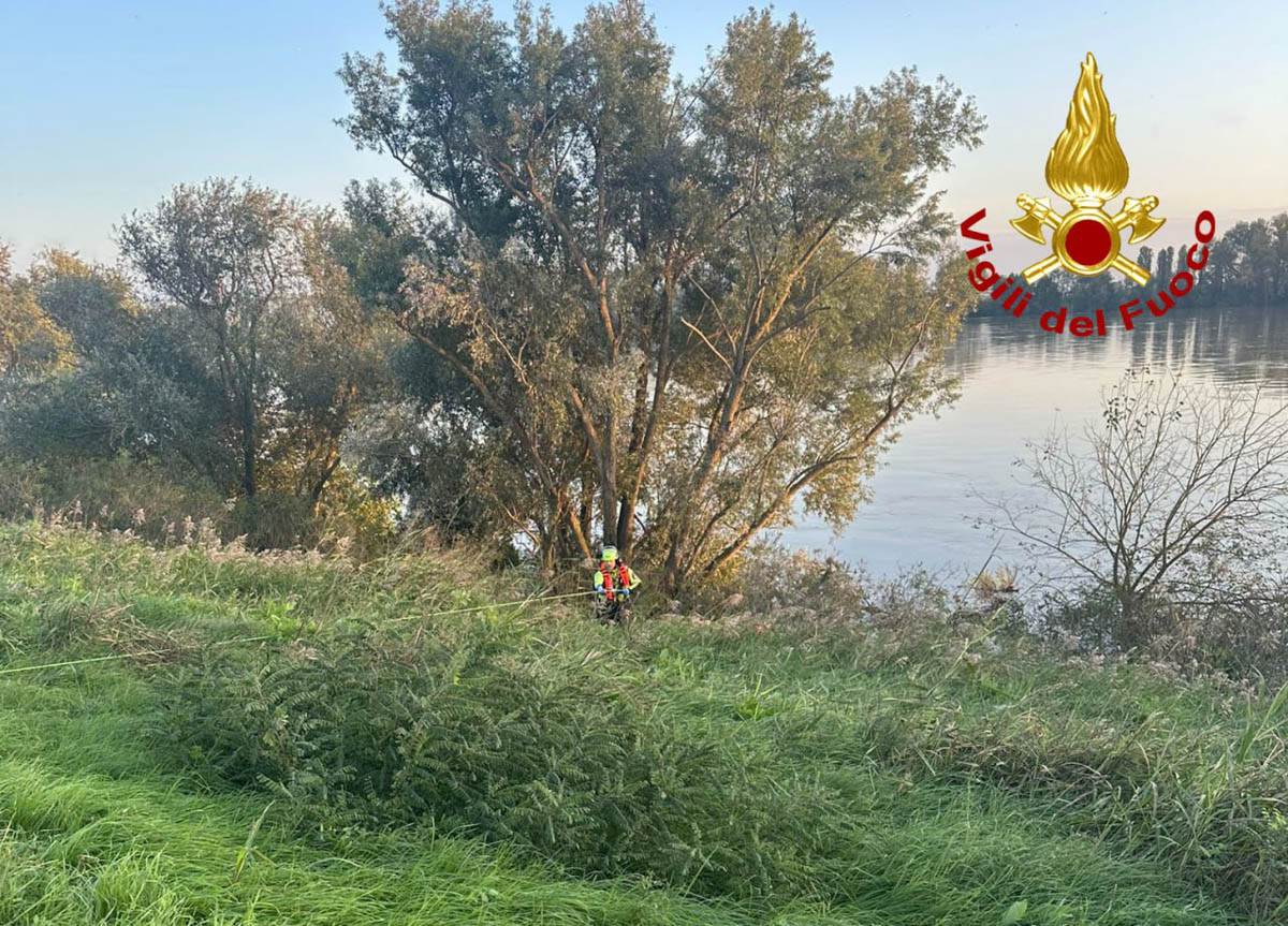 vigili del fuoco rinvenuto corpo Po