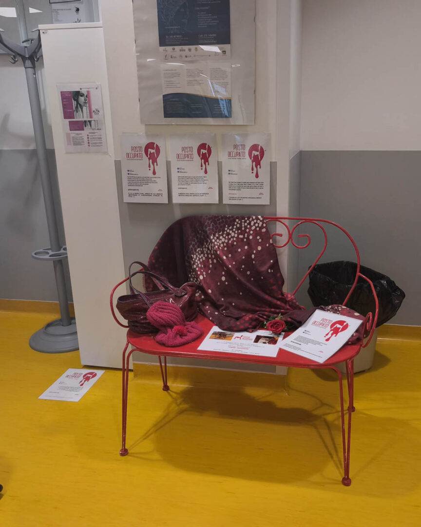 Centro anti-violenze Aoui Verona - La panchina fissa nel Ps ginecologico