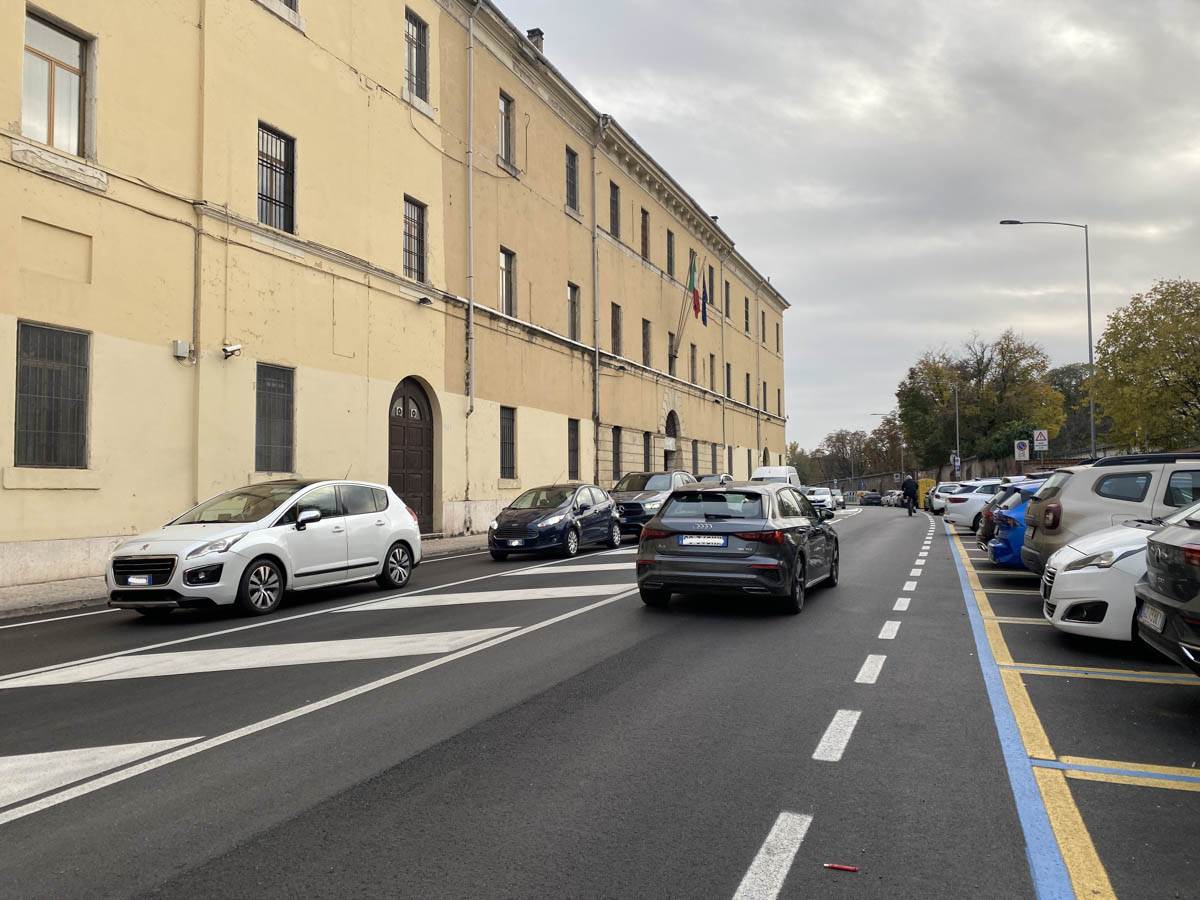 Coda per accedere a parcheggio Arena 24-11-2024