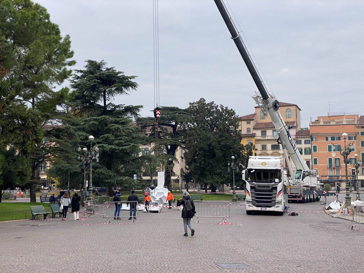 montaggio stella piazza bra