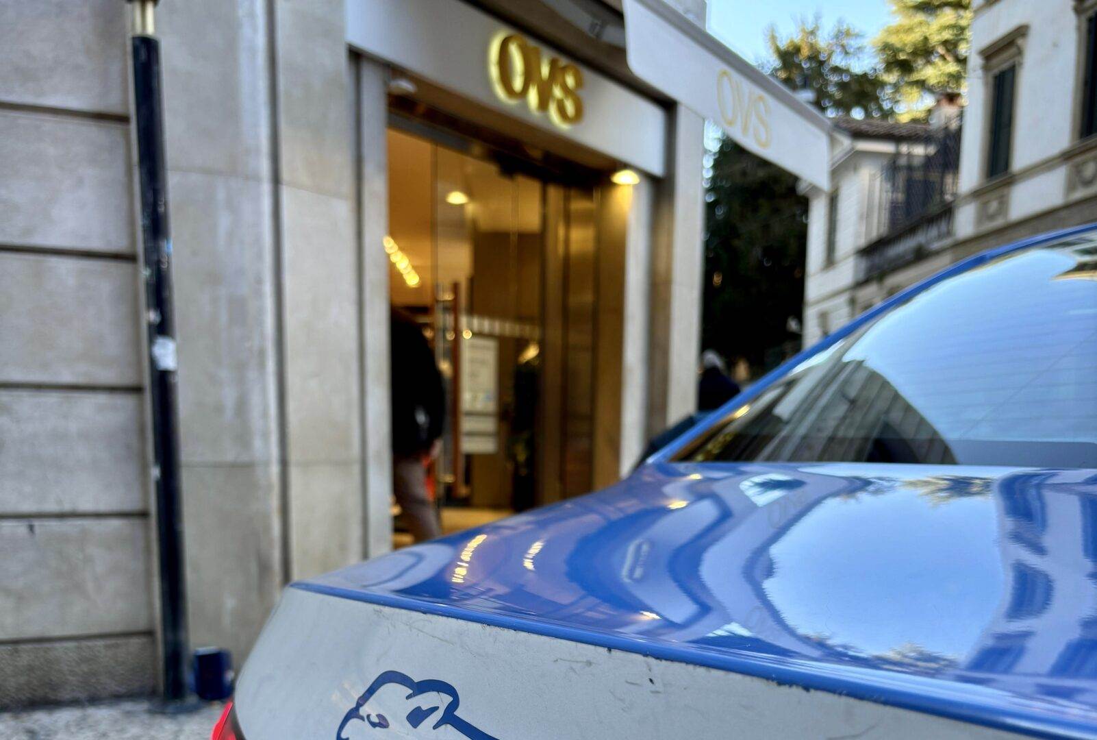 26.12.2024 - Volanti - Furto abbigliamento