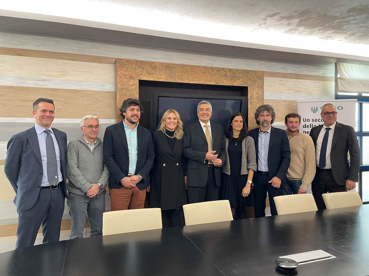 Amia presentazione firma contratti