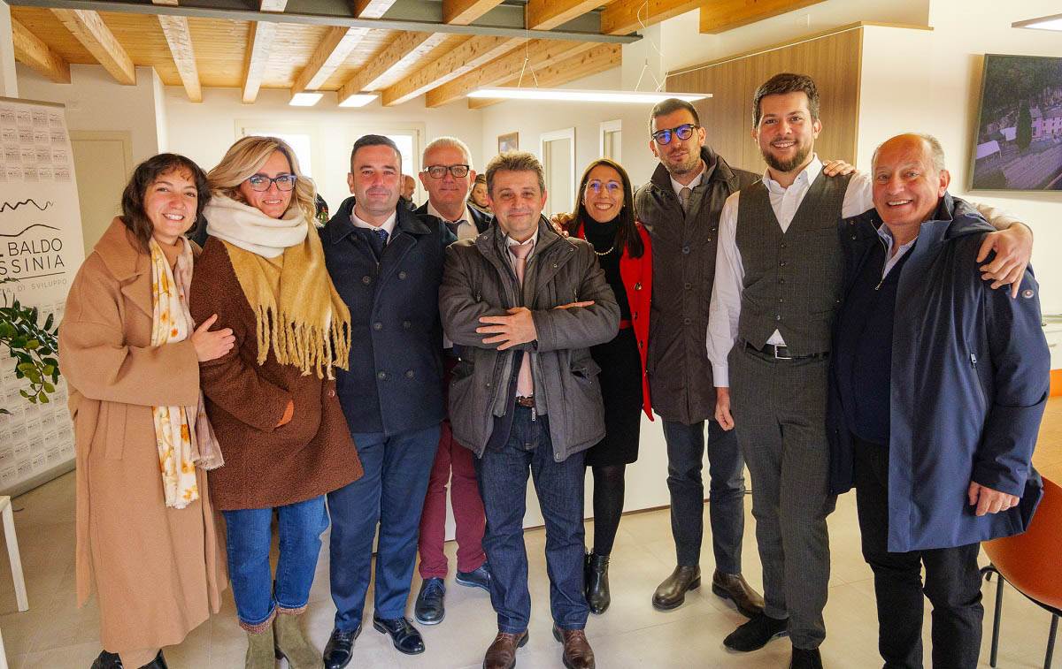 Consiglieri e staff del GAL all'interno della nuova sede