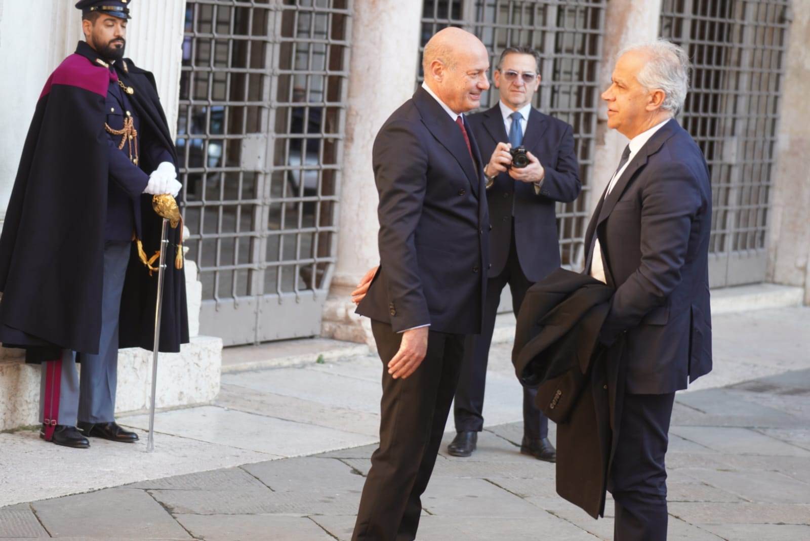 Il prefetto Demetrio Martino accoglie il Ministro Piantedosi