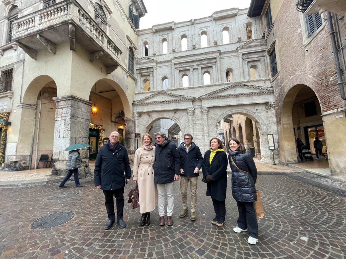 Porta Borsari - presentazione restauro