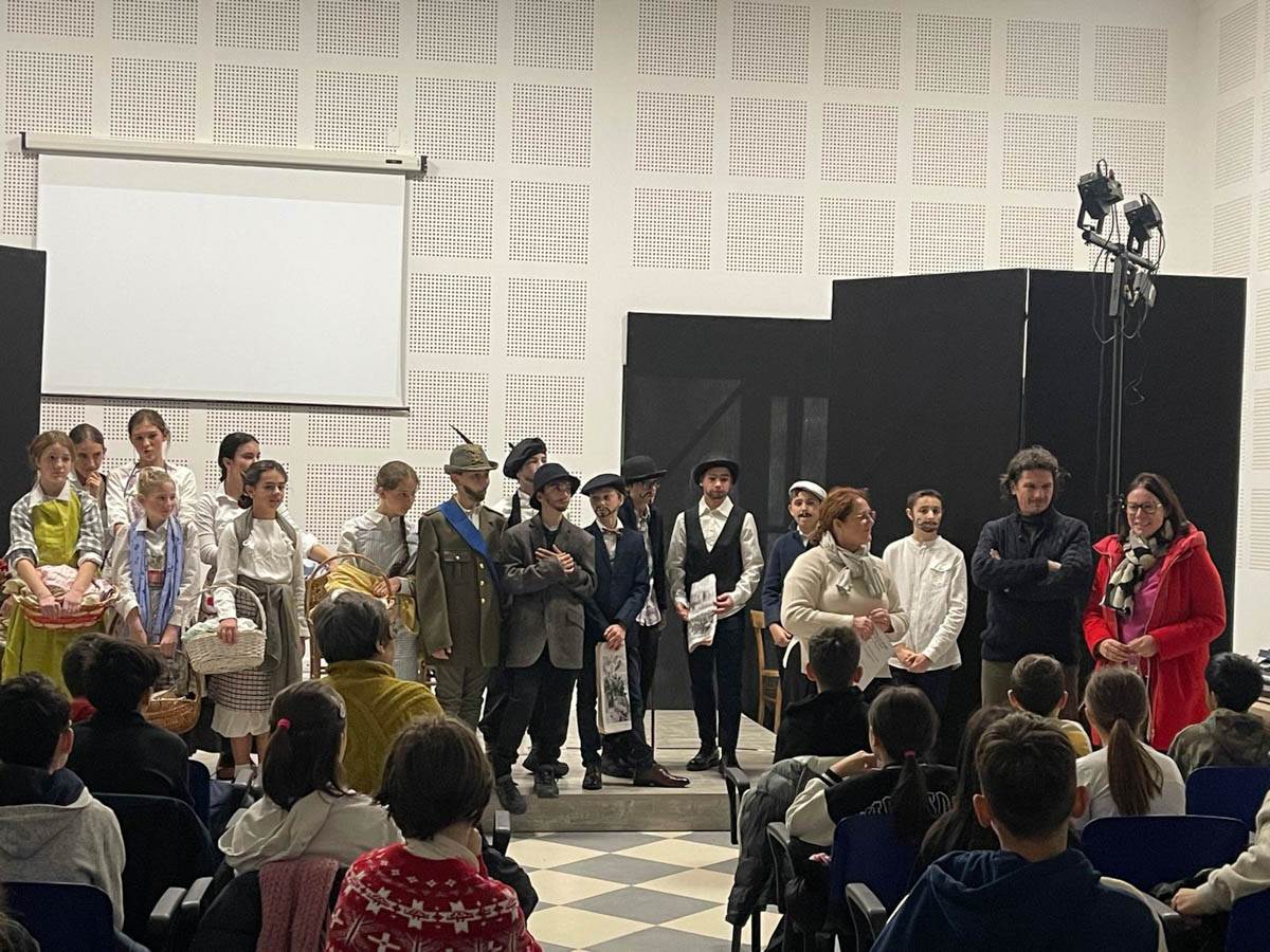 Spettacolo Isolina Canuti medie Parona