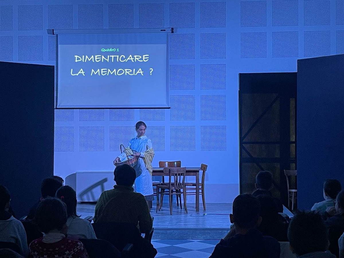 Spettacolo Isolina Canuti medie Parona