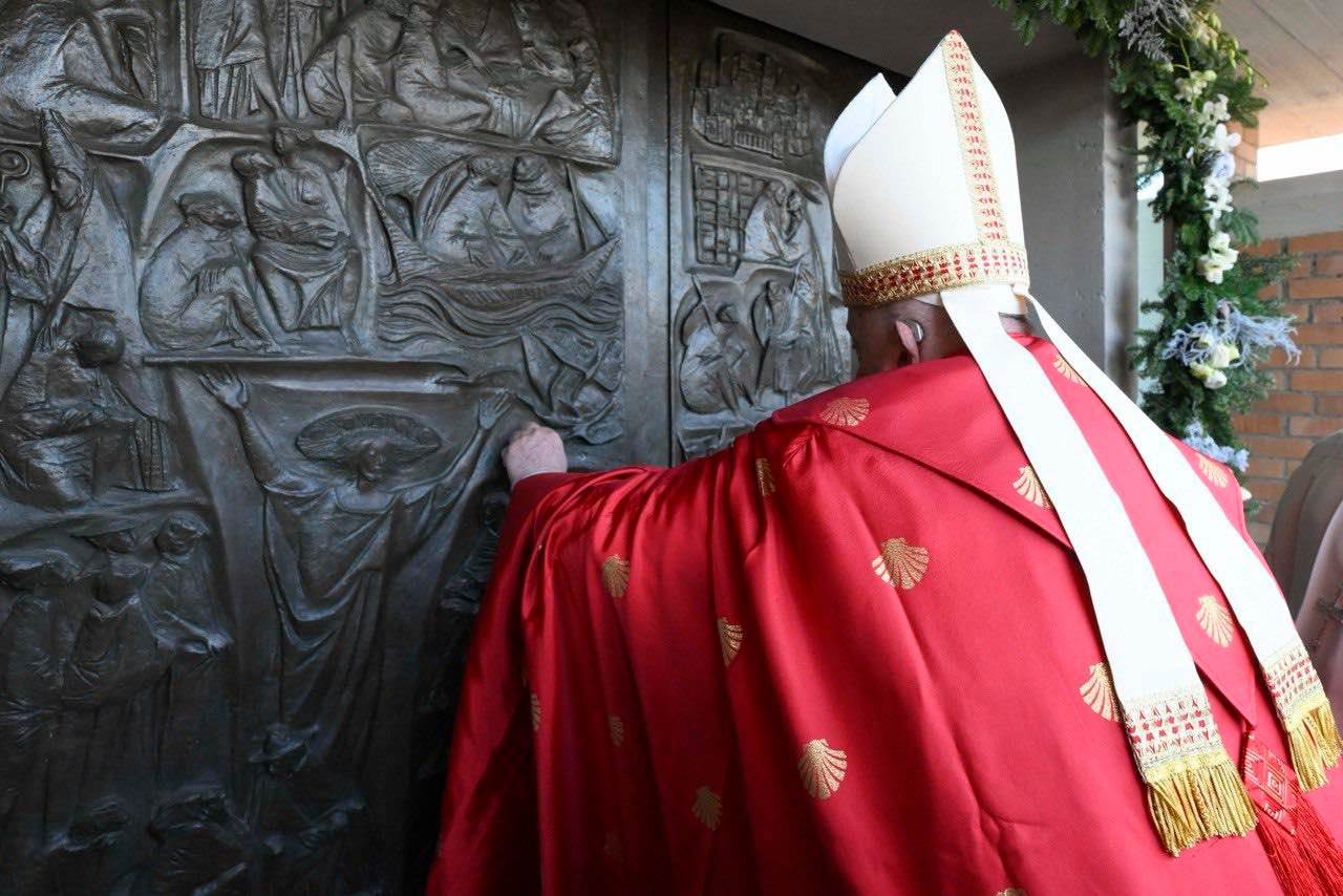 papa francesco porta santa rebibbia