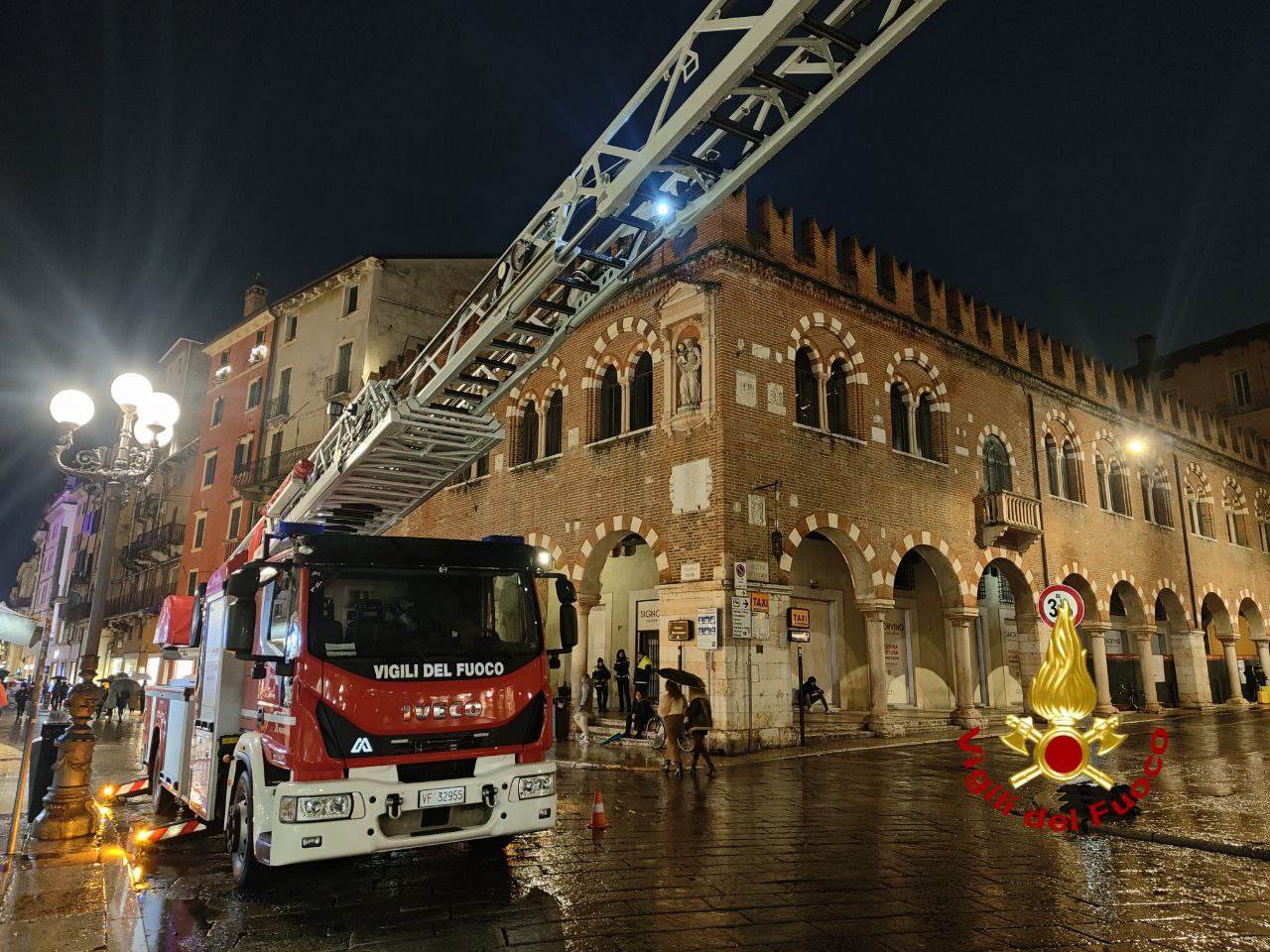 Vigili del Fuoco Domus Mercatorum Piazza Erbe 8 dicembre
