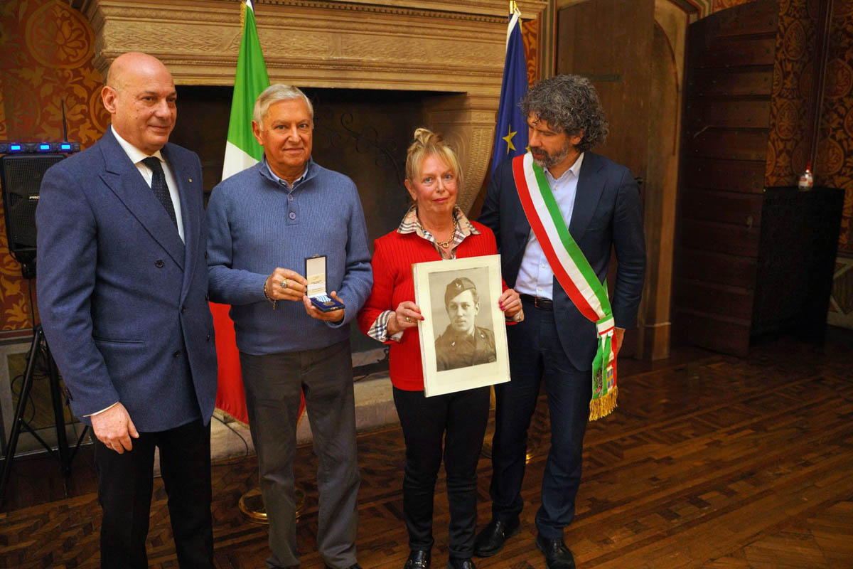 Perfettura - medaglie reduci campi concentramento