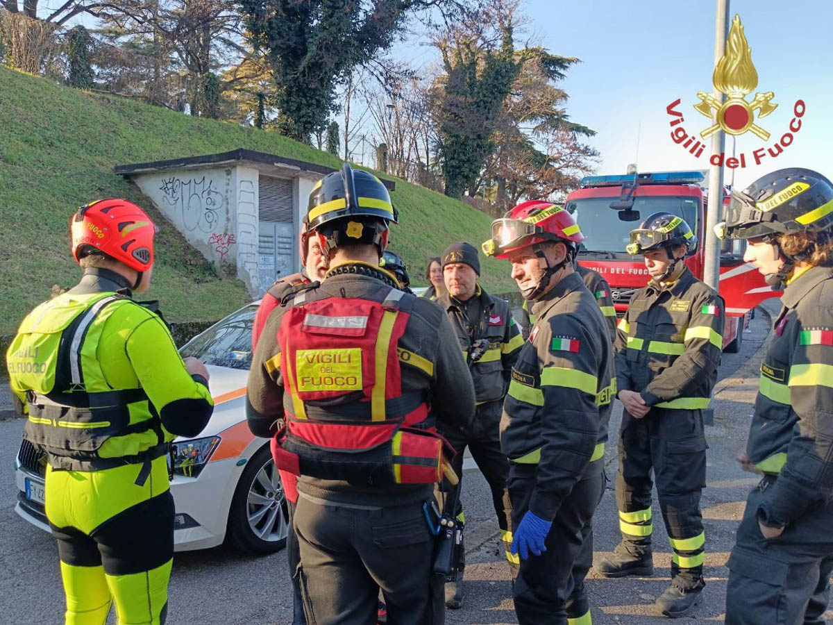 Vigili del fuoco - salvataggio canale Camuzzoni