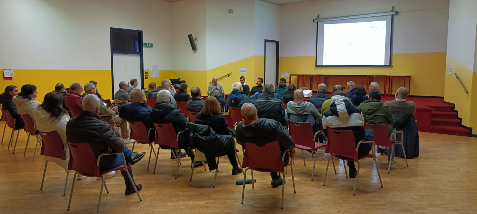 L'incontro pubblico indetto dall'Amministrazione comunale di Nogarole Rocca per l'avvio dei lavori per la posa della Fibra ottica.