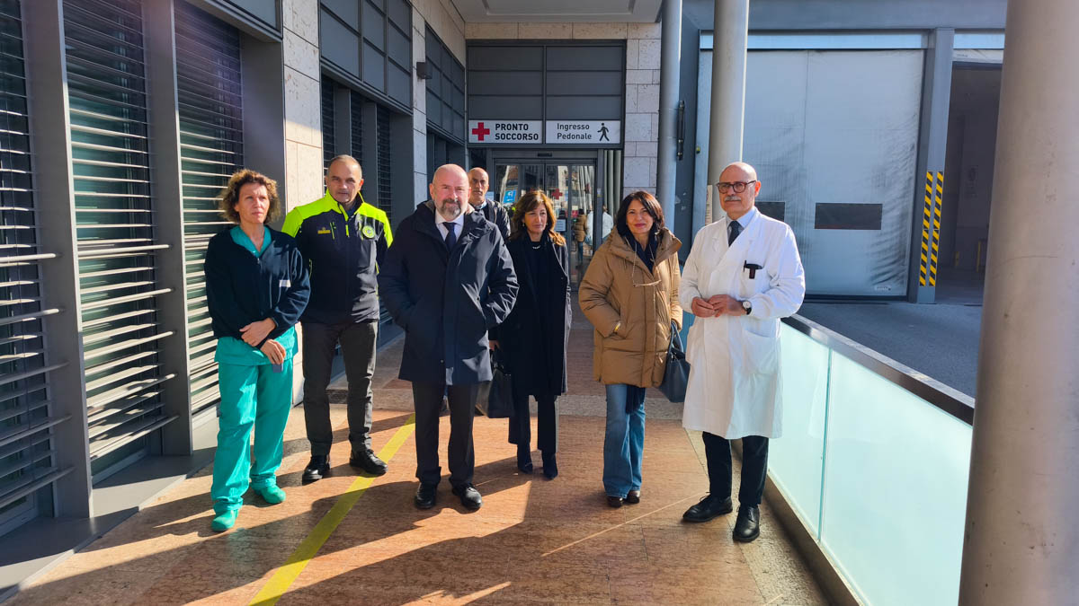 da sinistra Rizzi, Valerio, Bravi, Carlucci, Amato e Paolillo al Pronto Soccorso AOUI Verona - aggressioni ps
