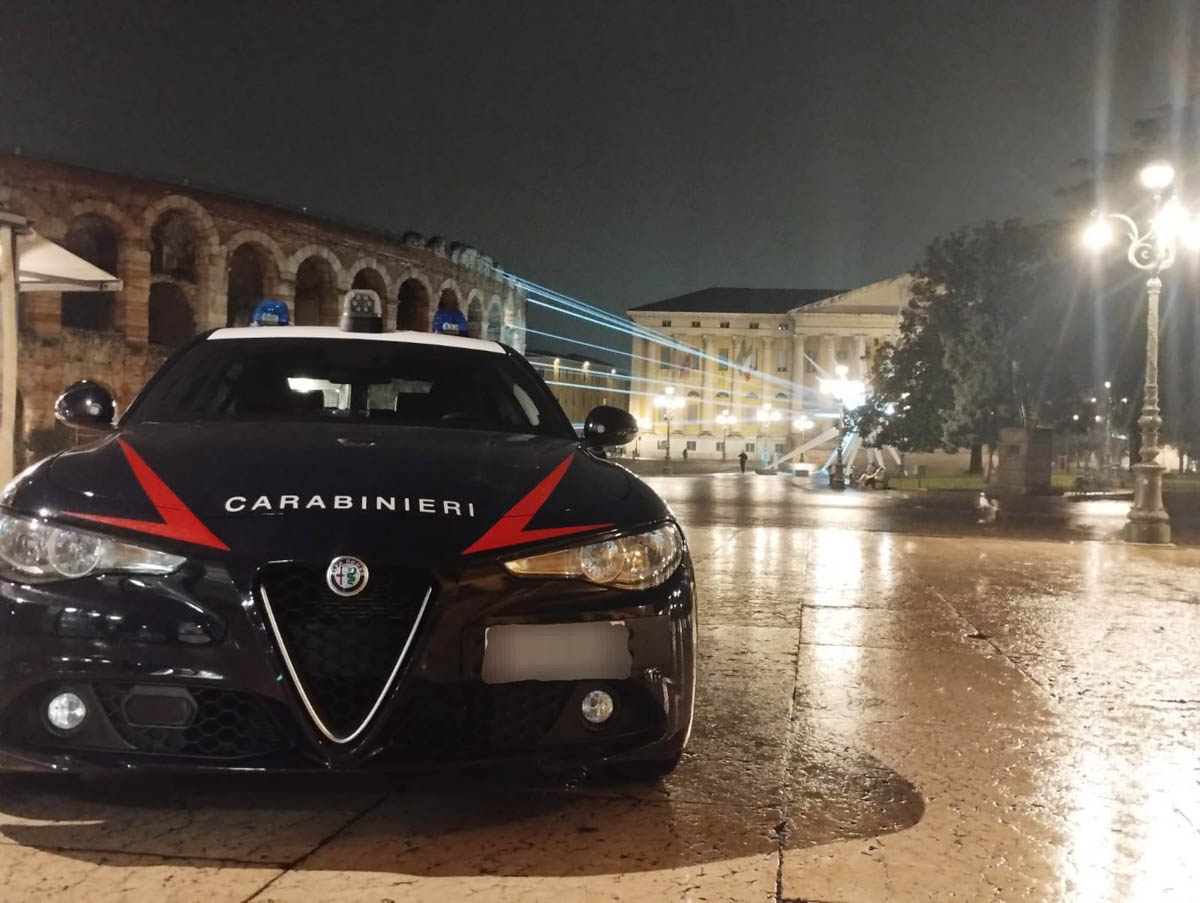 CARABINIERI - piazza Bra Verona