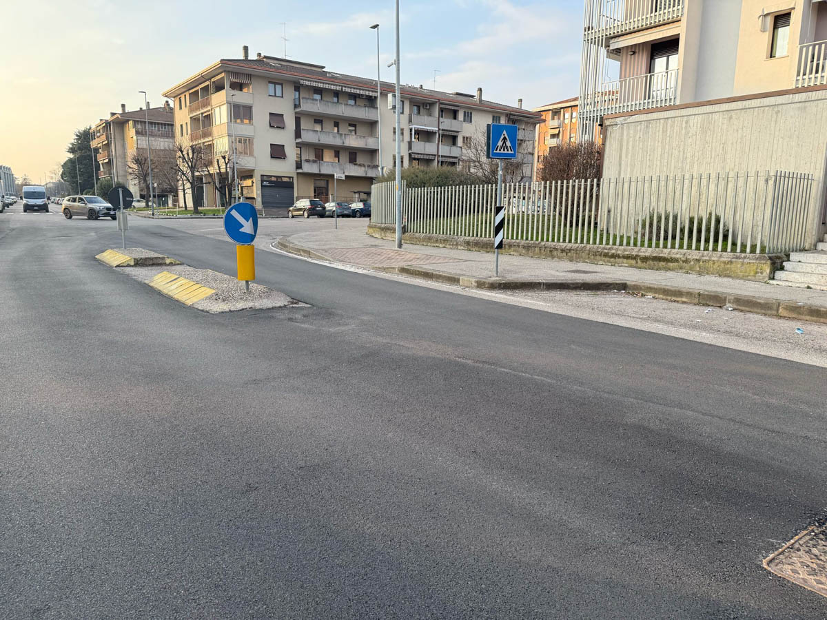 Verona asfaltatura via Meneghetti