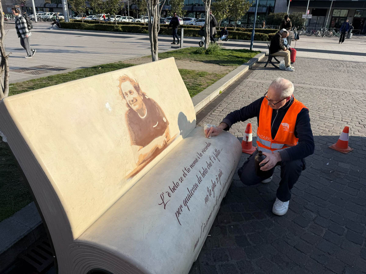 Angeli del Bello al lavoro sulla panchina di Puliero