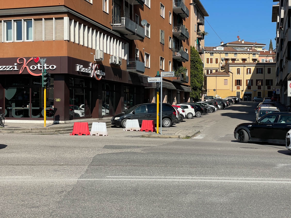 Corso Venezia: nuovo senso unico nel tratto che porta a via Fiumicello