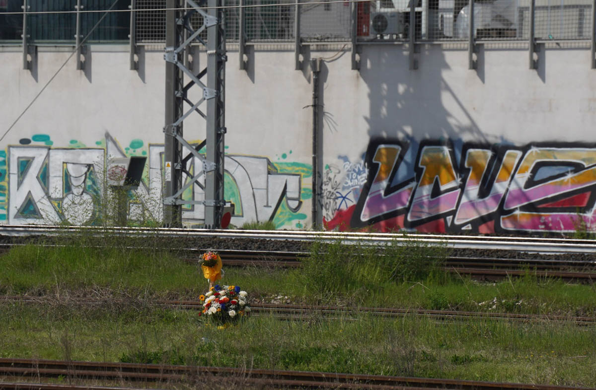 Fiori folgorato stazione Porta Vescovo