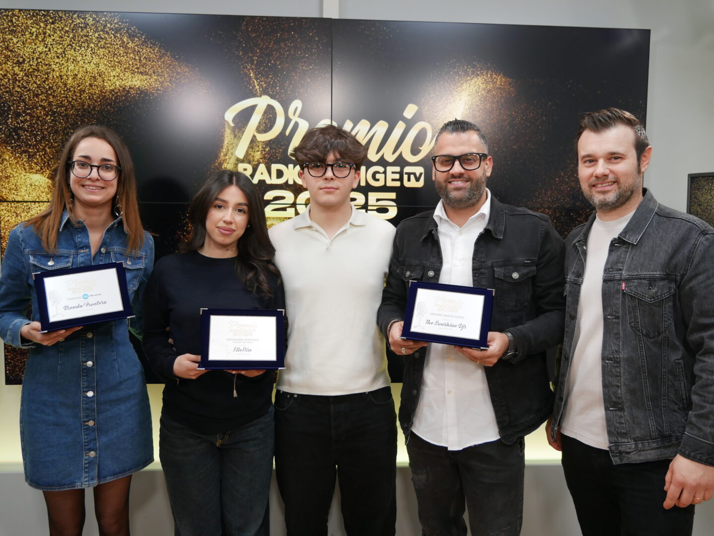 Da sx Brenda Frontera, Elleesse, The Sunshine Djs