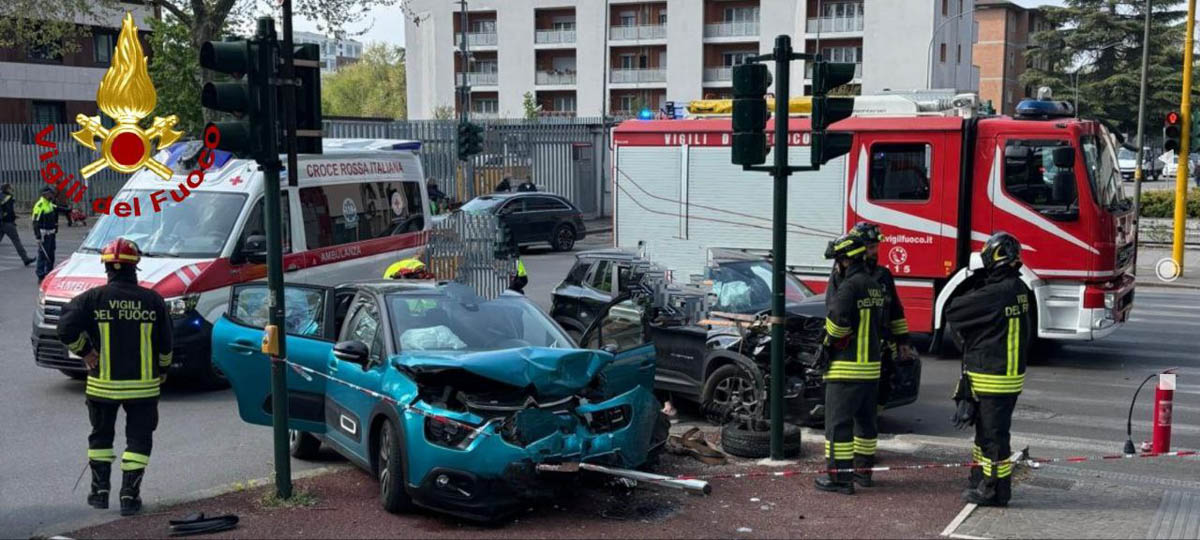 Incidente Verona viale Colombo - VVF