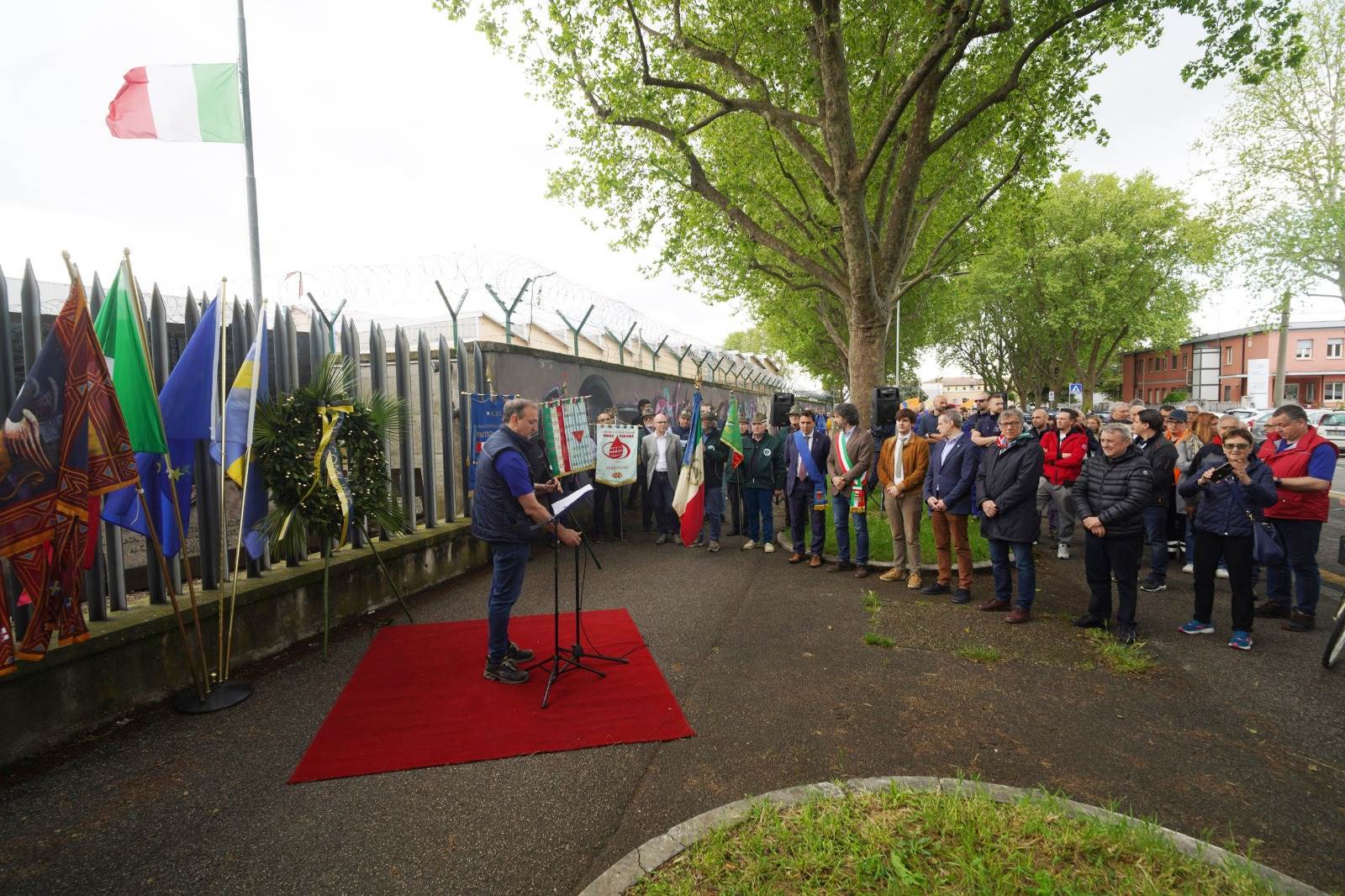 Porta Vescovo 25 aprile Monumento Officine Manutenzione Locomotive