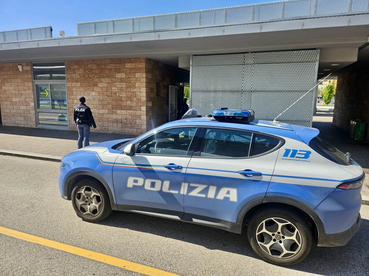 Polizia di Stato - piazzale XXV Aprile - Furti e rapine stazione porta nuova
