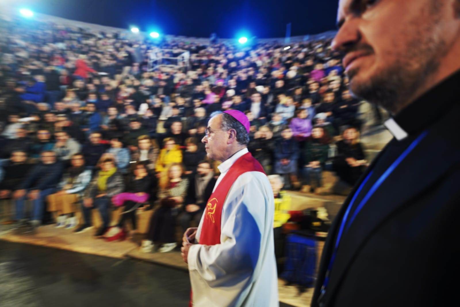 via crucis in arena 2025