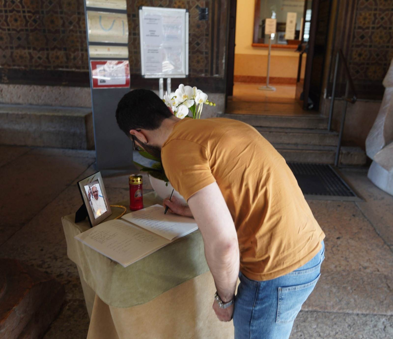 firma papa prefettura verona