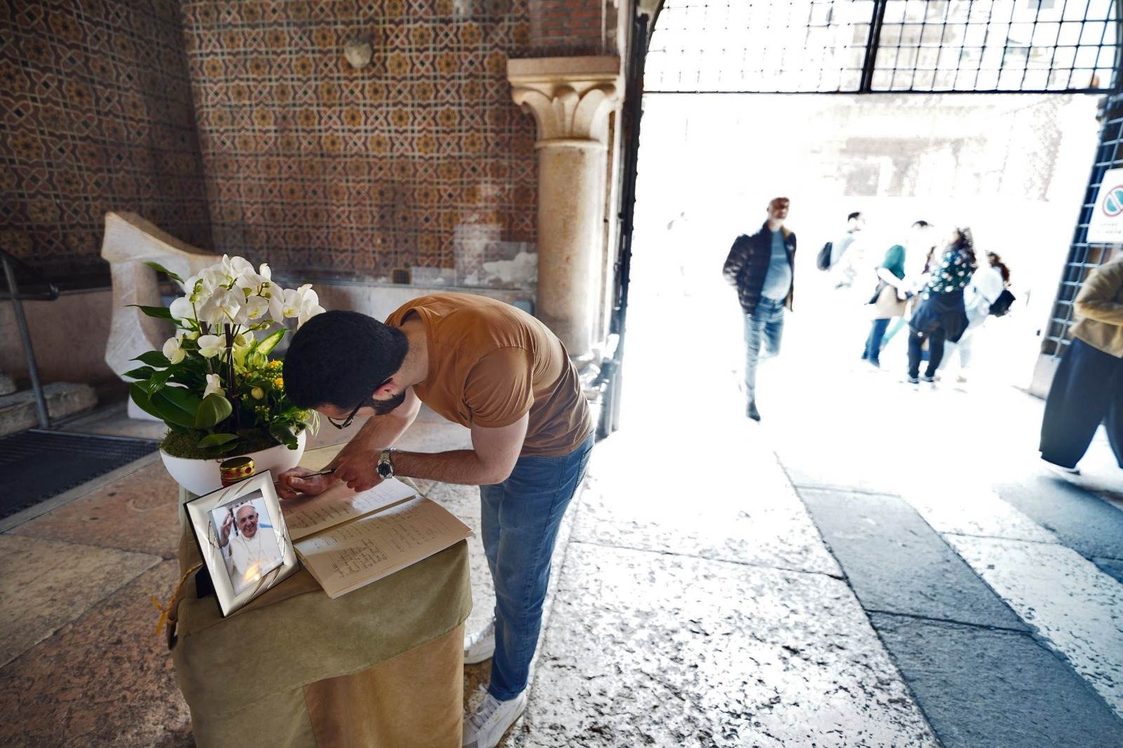 firma papa prefettura verona