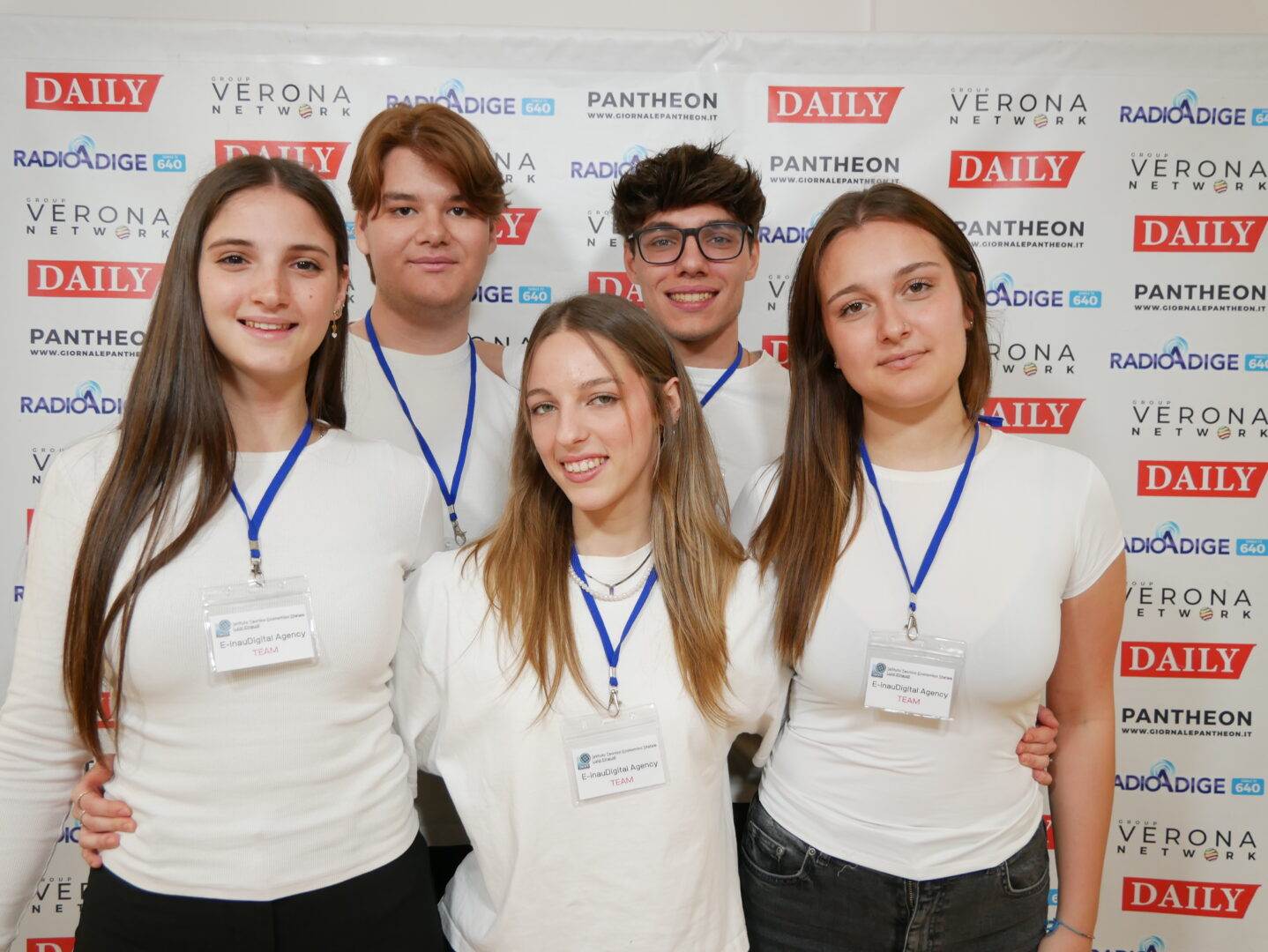 Francesco, Lucrezia, Caterina, Margherita e Alex - Einaudi