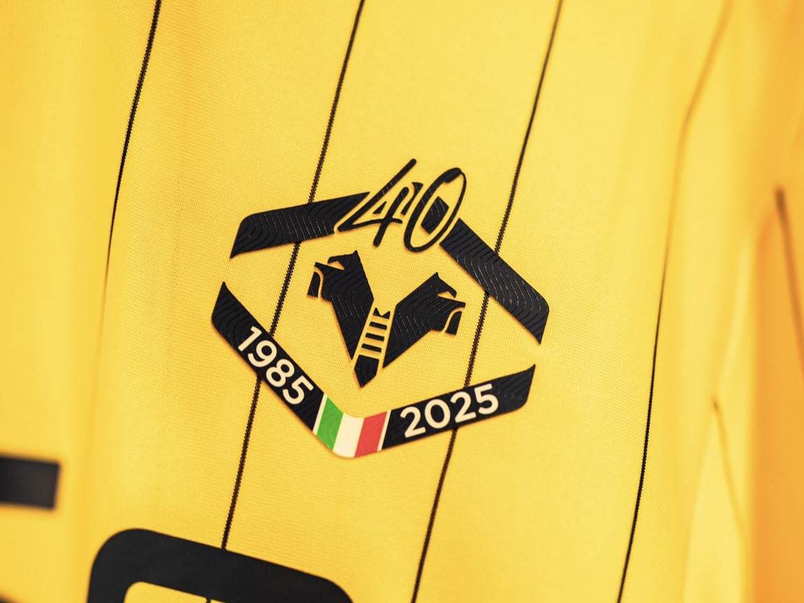 Hellas Verona - divisa speciale anniversario