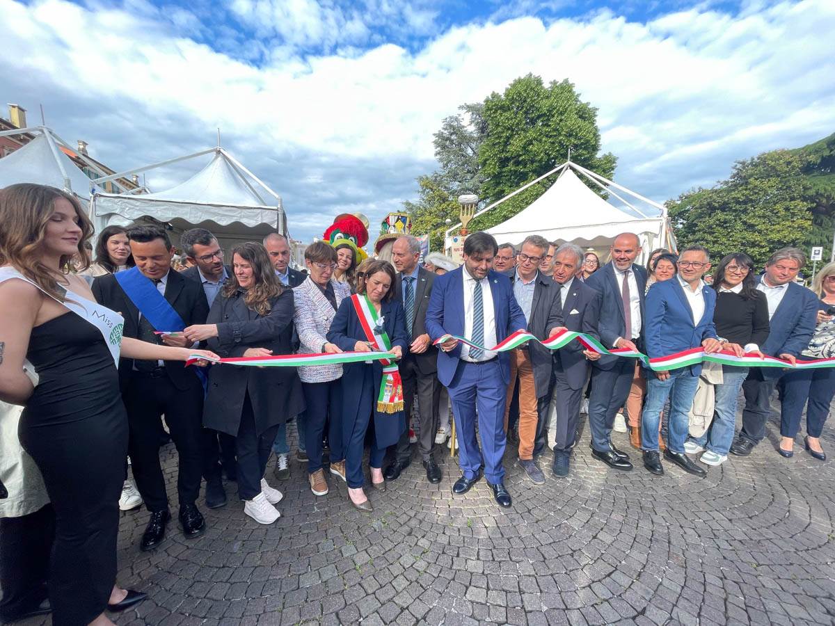 Piazze dei Sapori 2025 - taglio del nastro