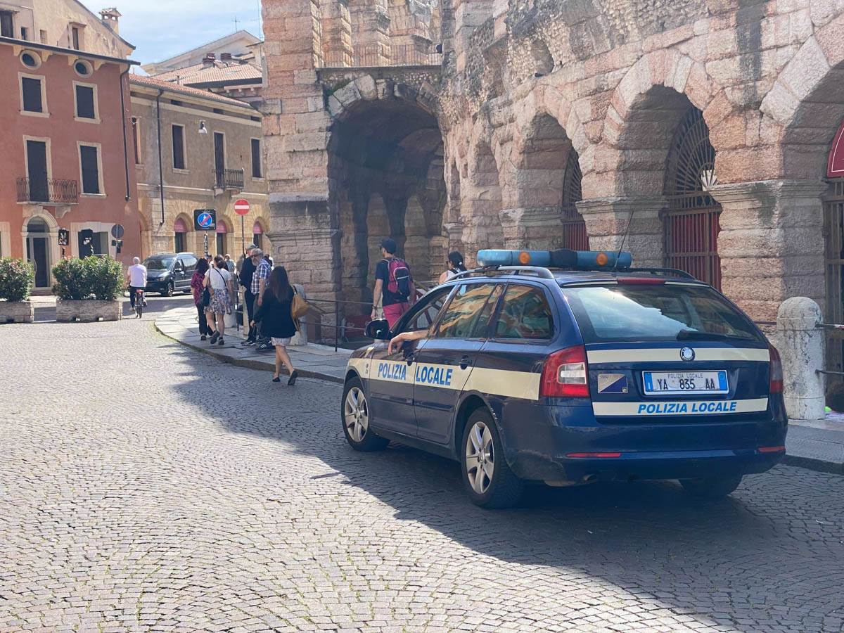 Polizia Locale Verona Centro Arena piazza Bra