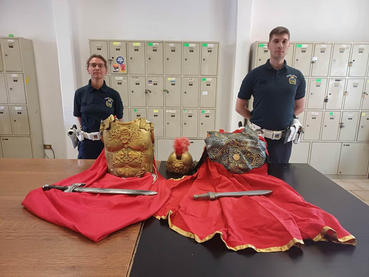 Polizia Locale Verona - sequestro gladiatori