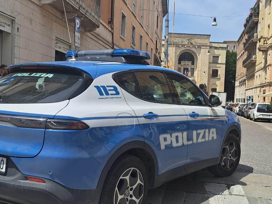 Polizia di Stato a Verona in via dei Mutilati