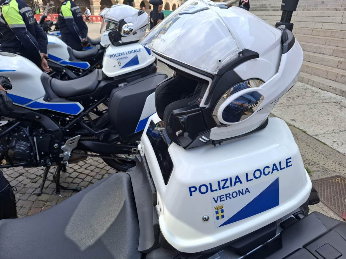 Presentazione delle nuove moto della polizia locale Verona