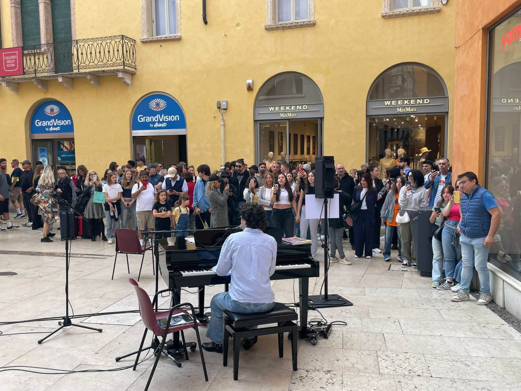 lorenzo salvetti in via mazzini