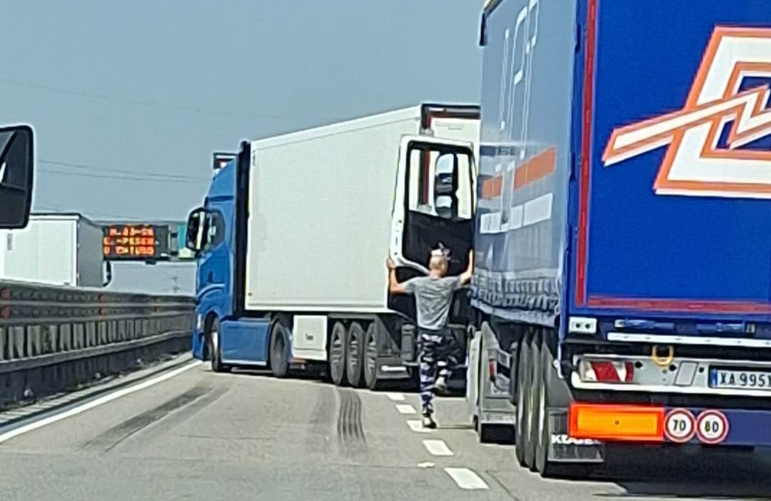 incidente tangenziale sud tecnomat