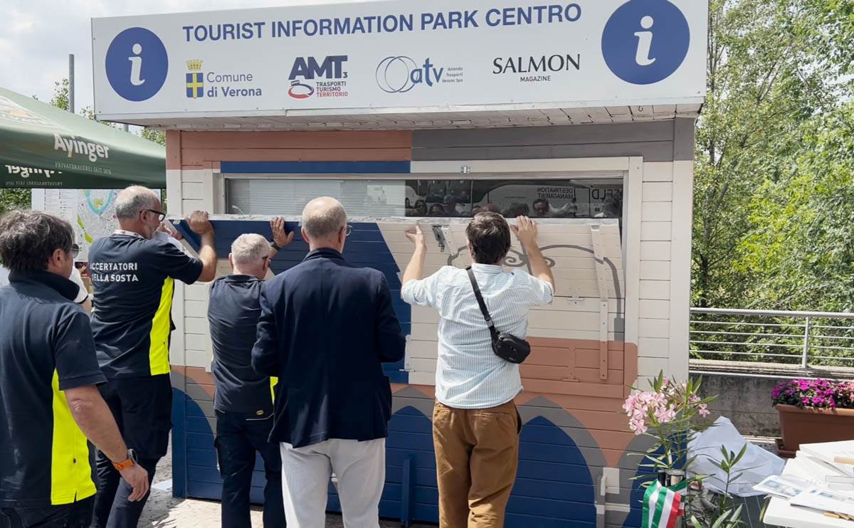 AMT3 - Info point park Centro